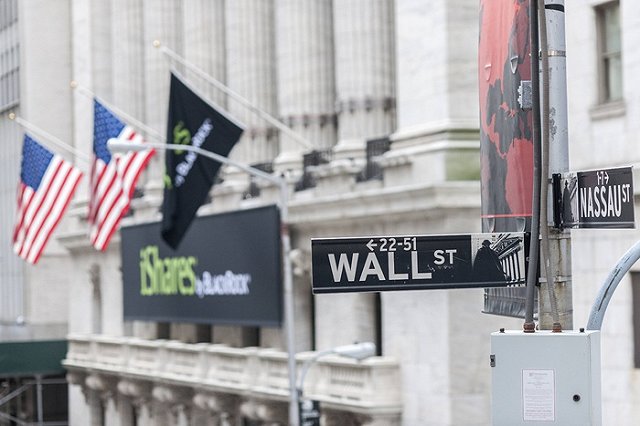 Саудовская Аравия в мае повысит цены на нефть для США