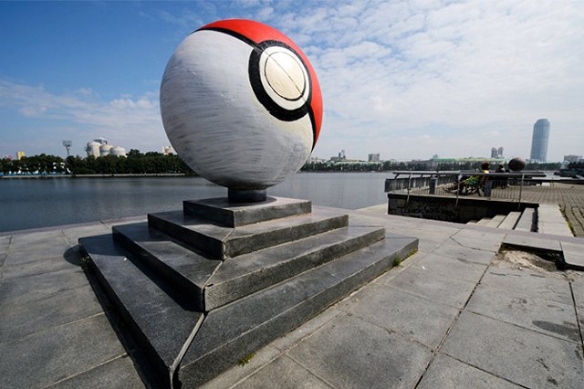 Популярный американский сайт написал про гигантский покебол в Екатеринбурге