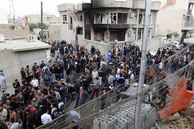 12 человек погибли, 50 ранены в результате взрыва в Багдаде