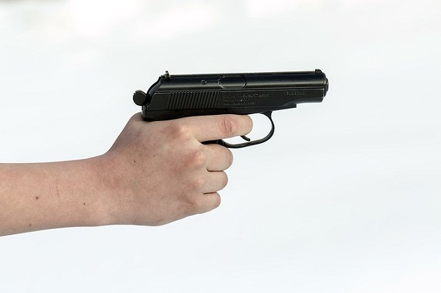 Прокурор целился прямо в лицо шумевшим подросткам