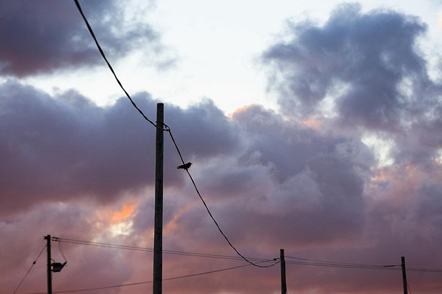 Воры срезали кабель на Уралмаше и оставили жильцов и две клиники без света