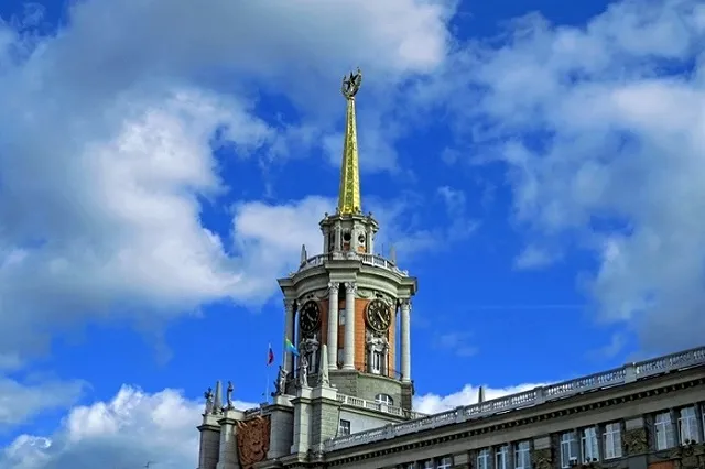 Диснейленд в Екатеринбурге и ЧМ по женскому футболу: предложения будущих мэров