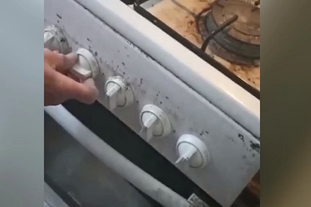 Екатеринбуржцы пожаловались на женщину, которая не выключает газ в своей квартире