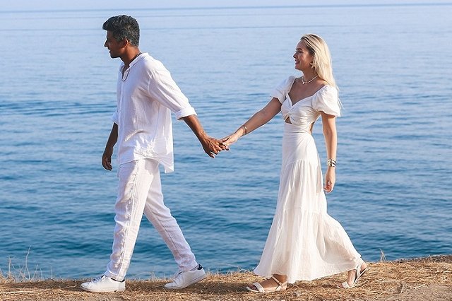 Блогерша из Екатеринбурга спустя месяц отношений согласилась на помолвку с испанцем — фото