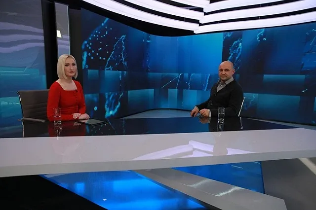 Полпред президента в УрФО Артем Жога наградил свердловских журналистов