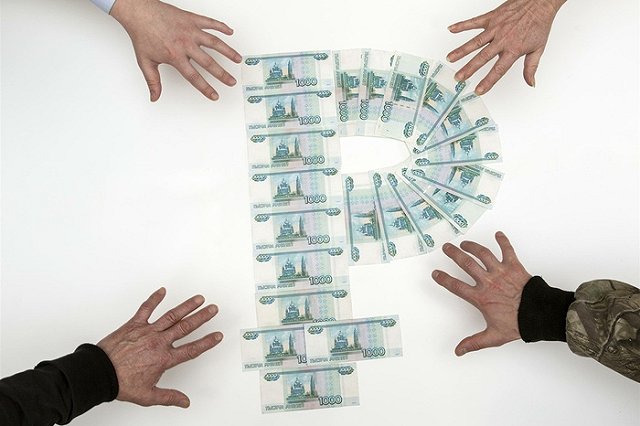 В Кремле признали невозможность поддержки рубля