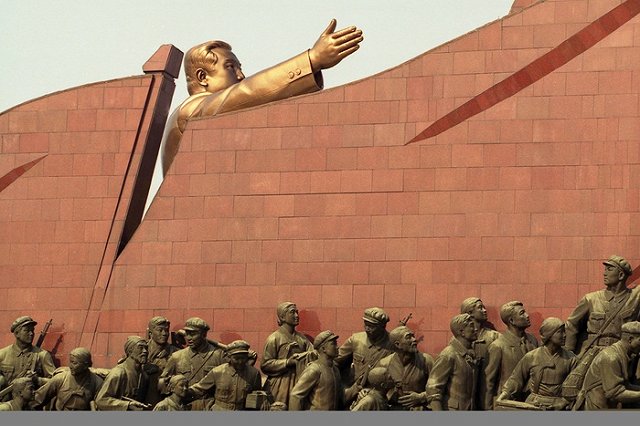 Вторая запущенная КНДР ракета взорвалась в воздухе