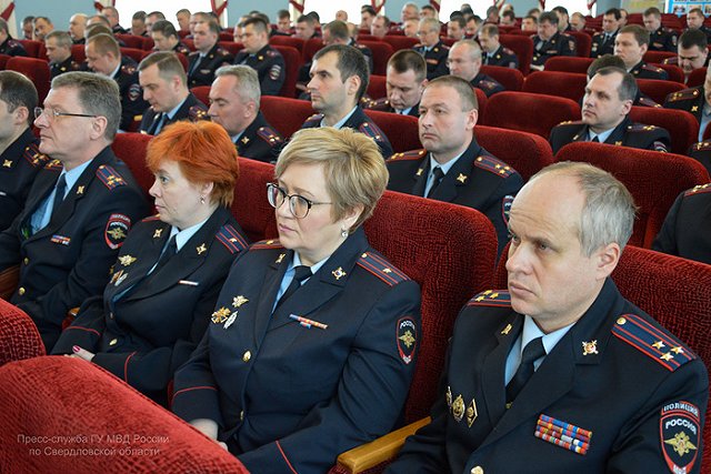 Свердловский гарнизон полиции подвел итоги борьбы с преступностью в 2017 году