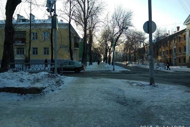 Пенсионер сбил девушку на пешеходном переходе на Эльмаше