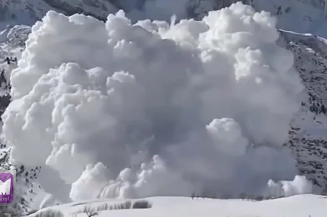 СК: Пострадавшая при сходе лавины в Мурманской области девочка скончалась