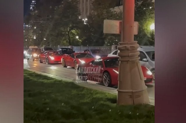 Екатеринбуржцев удивила очень дорогая пробка на дороге