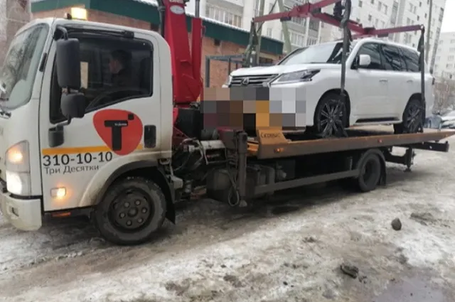 Жадного отца лишили дорогущего Lexus в Екатеринбурге