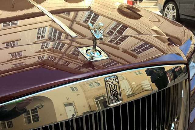 Россиянин хочет получить 584 тысячи рублей за царапины на бампере