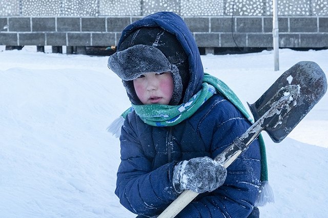 Мигрантам в Якутии запретили торговать и возить пассажиров