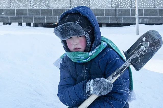 Мигрантам в Якутии запретили торговать и возить пассажиров