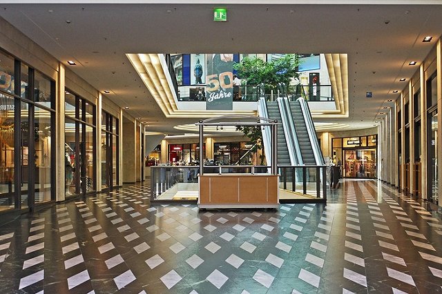 Екатеринбургские бизнесмены просят губернатора открыть ТРЦ