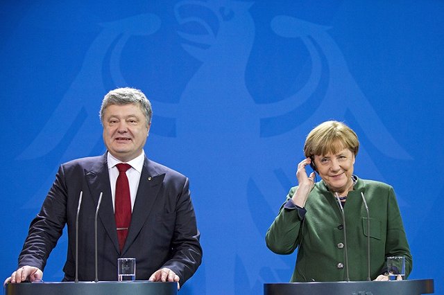 Лавров сообщил о признании Западом роли Порошенко в обострении в Донбассе