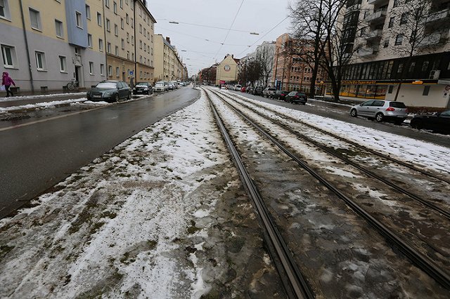 На ВИЗе из-за ремонта путей в выходные закроют движение трамваев