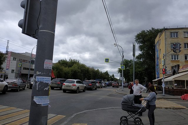 На российских дорогах решили ограничить обгоны и перестроения