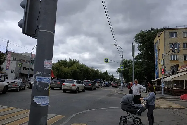 На российских дорогах решили ограничить обгоны и перестроения