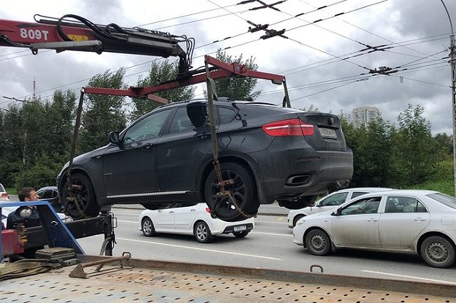 Судебные приставы в ходе рейда на дорогах арестовали 12 автомобилей