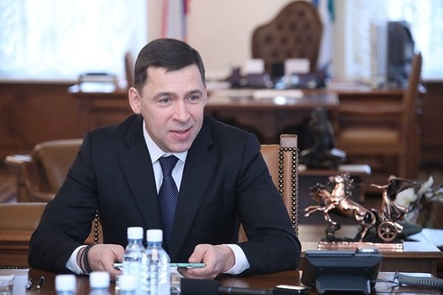 Евгений Куйвашев разрешил работать парикмахерским в Свердловской области