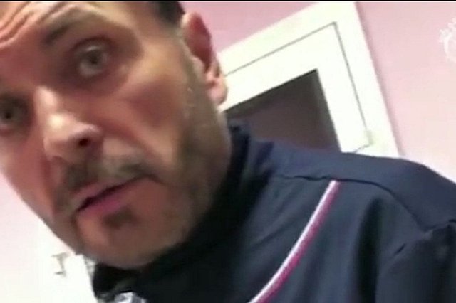 На парковке облили бензином и подожгли авто, в котором сидела 6-летняя девочка