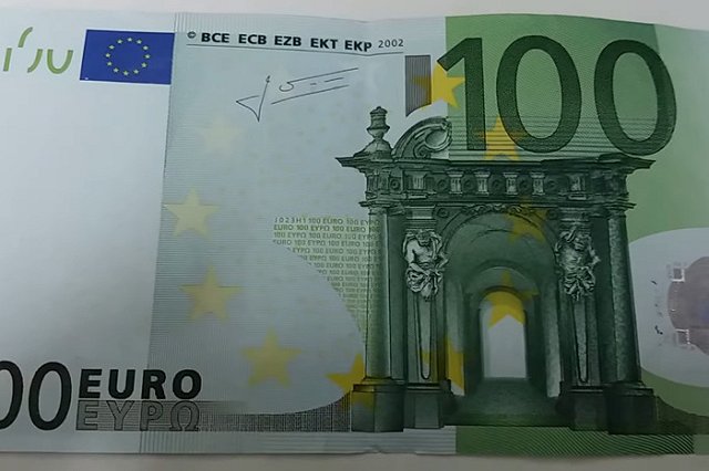 Мошенники обманули девушку в Екатеринбурге при продаже «крипты» на € 200 тысяч