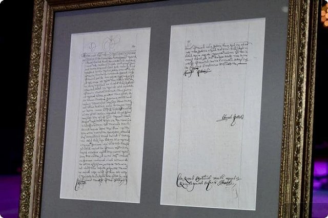 Евгений Куйвашев за 35 миллионов рублей продал на аукционе ценный исторический документ