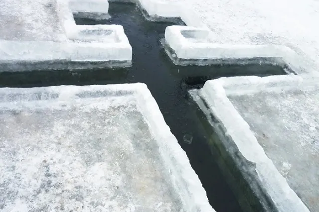 В трёх свердловских городах запретили Крещенские купания