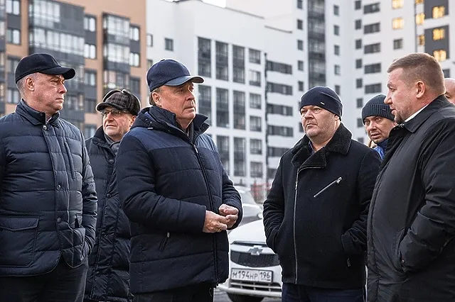 «Пока не зарыбили». Мэрия Екатеринбурга починит канализацию в новостройке на улице Евгения Савкова