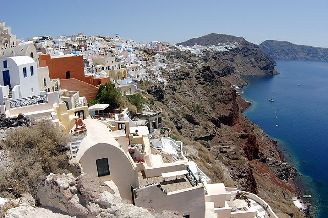 Богатые россияне начали скупать недвижимость в Греции