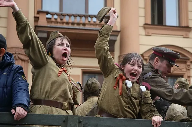 The Guardian посвятила материал изъятию книг о войне из свердловских библиотек