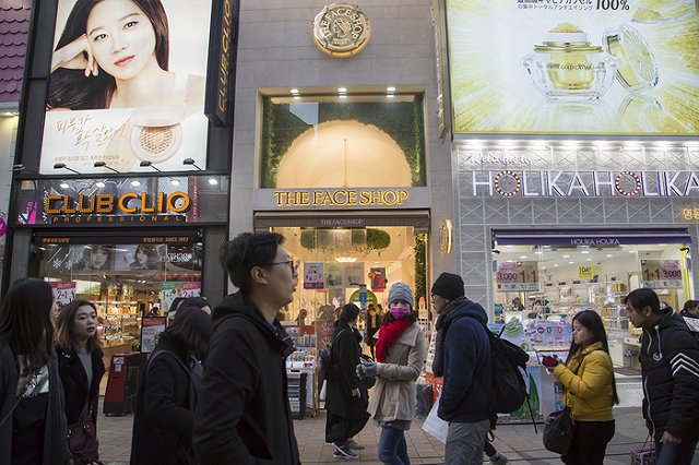 Китаянок заставили избивать друг друга на корпоративе