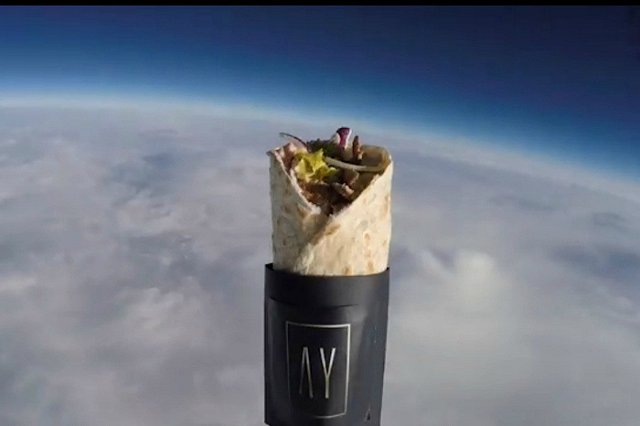 В космос впервые запустили шаурму