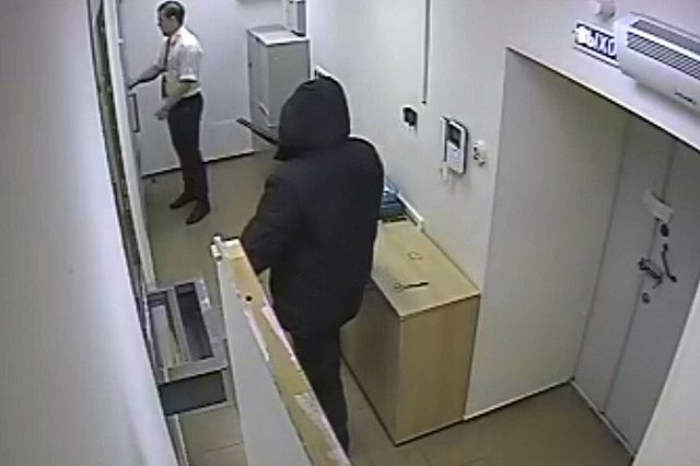 Банк «Нейва» усилит меры безопасности после вчерашнего ограбления