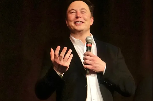 Илон Маск по-русски обратился к Дмитрию Рогозину