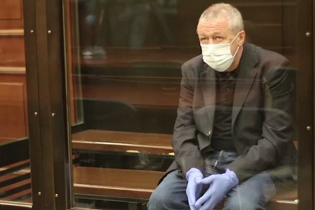 Эксперт заявил, что курьер Захаров мог бы выжить в ДТП с Ефремовым, если бы был пристёгнут