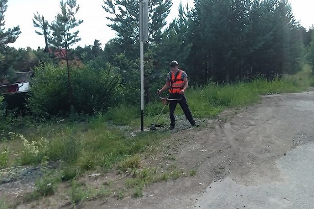 Осужденных в Невьянске привлекли к работам по благоустройству трассы Екатеринбург — Серов