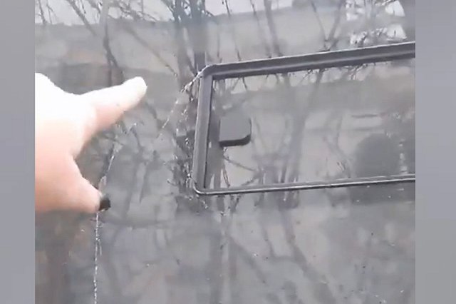 В Каменске-Уральском подростки обстреляли новый автобус