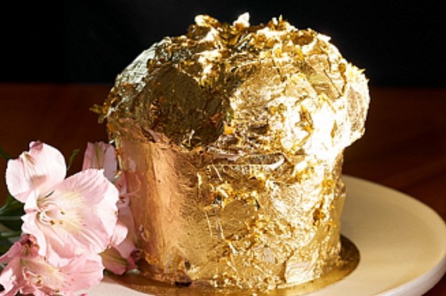 В Екатеринбурге продают кулич за почти 10 тысяч рублей