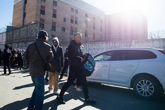 Ведущий «Абзаца!» Михаил Шахназаров высмеял публичный имидж Евгения Ройзмана*