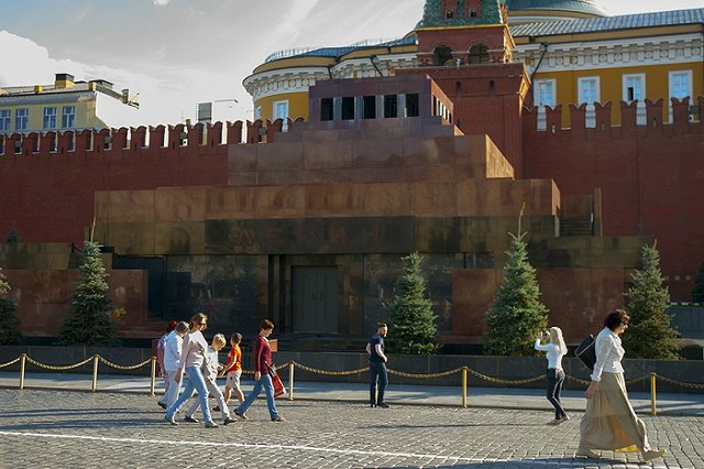 Большинство россиян выступило за захоронение тела Ленина