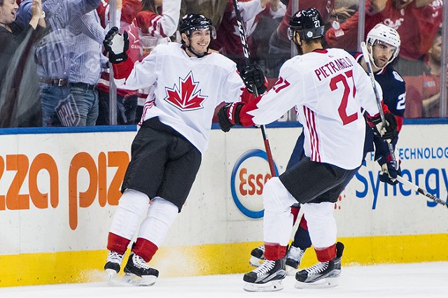 Определилась первая пара полуфиналистов Кубка мира по хоккею