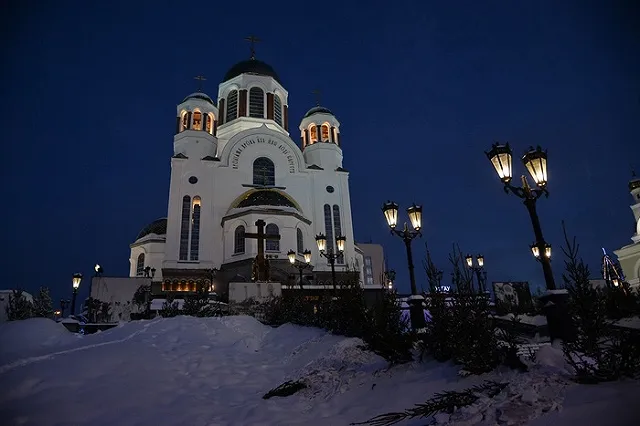 Епархия отыскала бабушку, увезенную из квартиры священником