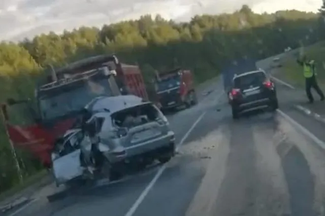 На тюменской трассе в страшном ДТП погибла семья из трёх человек