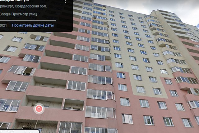 Из окна высотного дома на Вторчермете выпала женщина