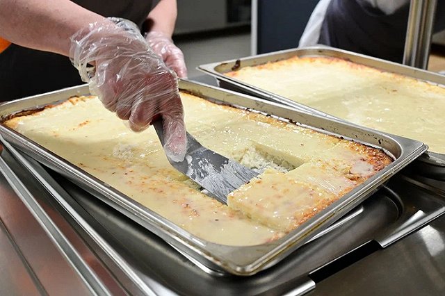 Горячим питанием обеспечены 500 тысяч свердловских школьников