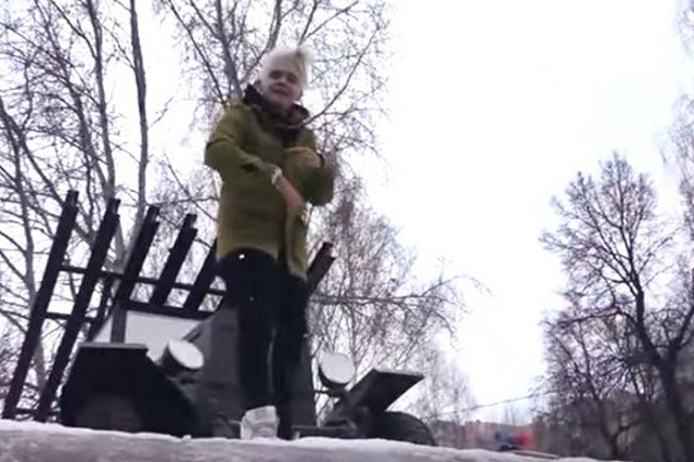 Пермский видеоблогер извинился за то, что совал ноги в Вечный огонь