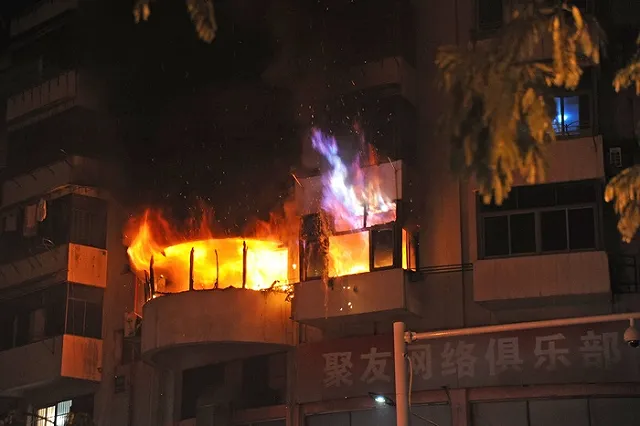 Причиной взрыва в жилом доме в Москве назвали разгерметизацию трубы